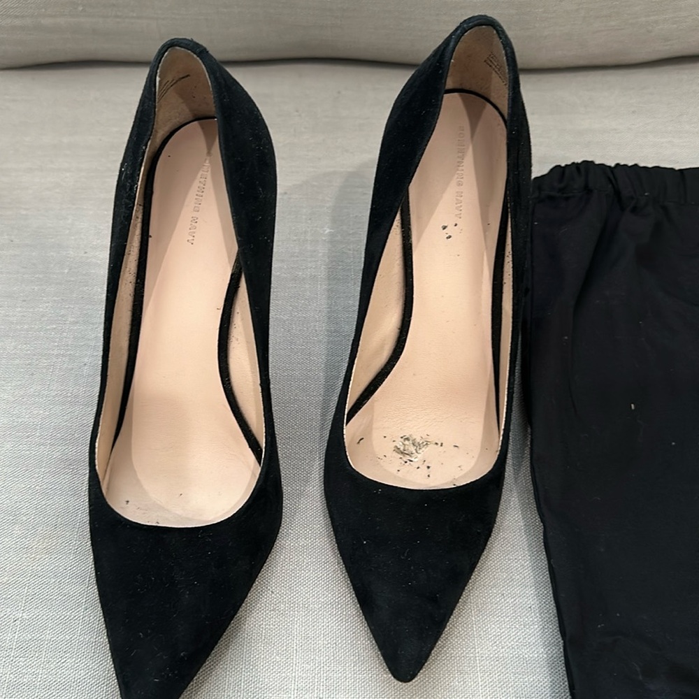 Something navy black suede pumps